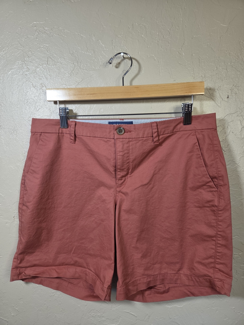 Old Navy Women's Coral- Pink Flat Front Shorts Size 8
